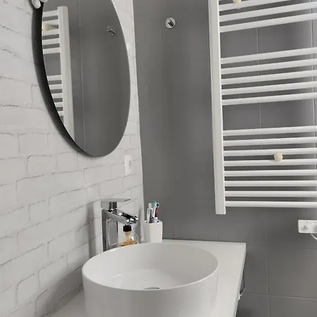 Apartment White Pearl *